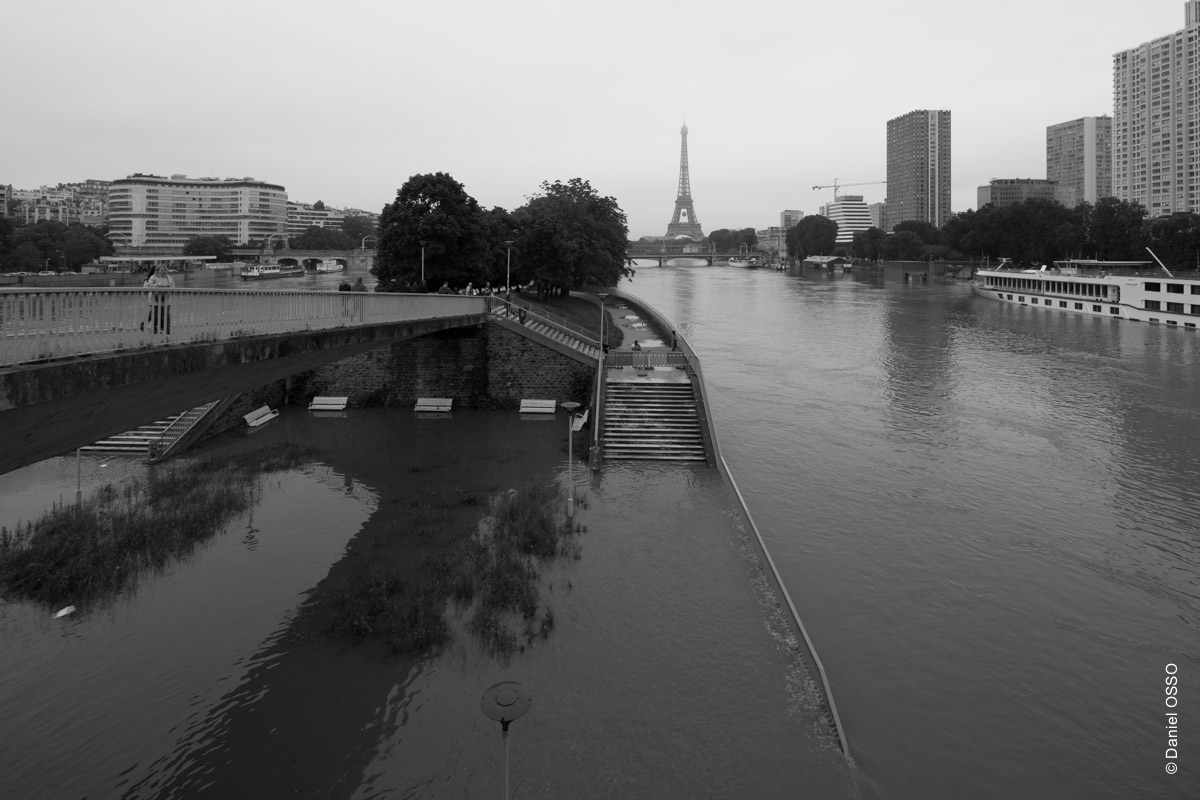 Paris crue de la Seine - juin 2016 - L'île aux Cygnes.